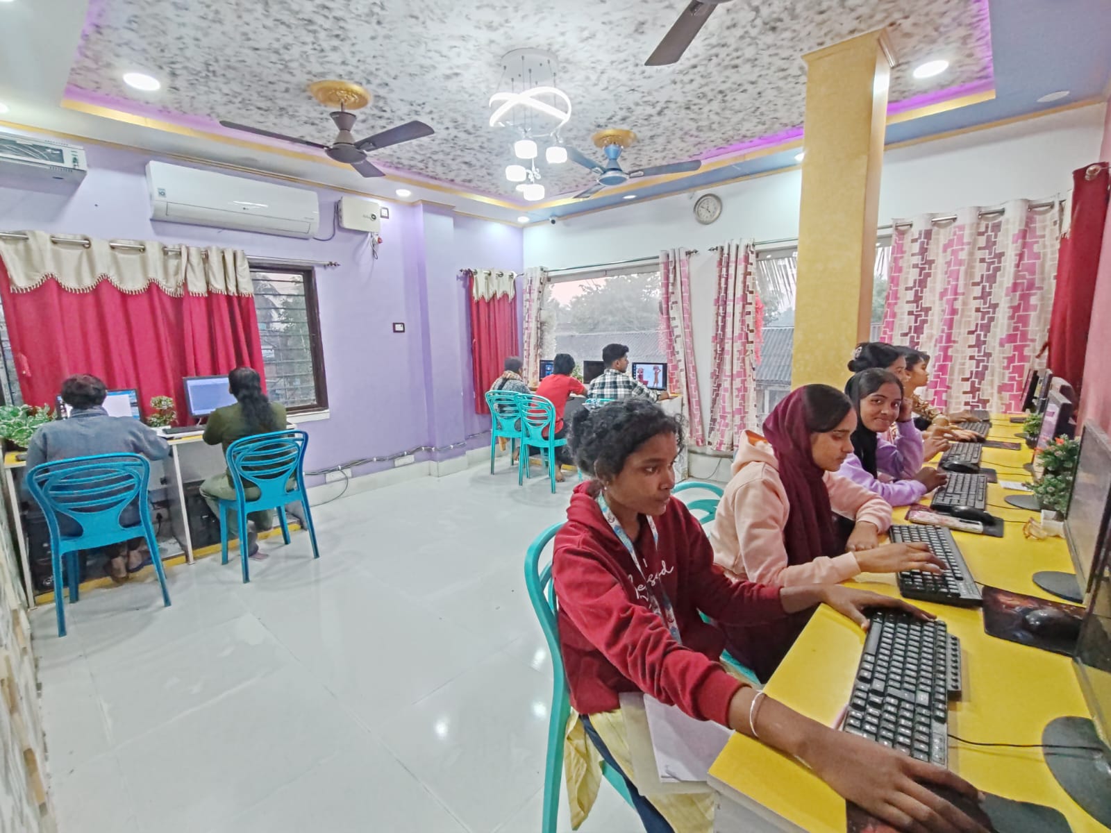 DIPLOMA IN OFFICE MANAGEMENT